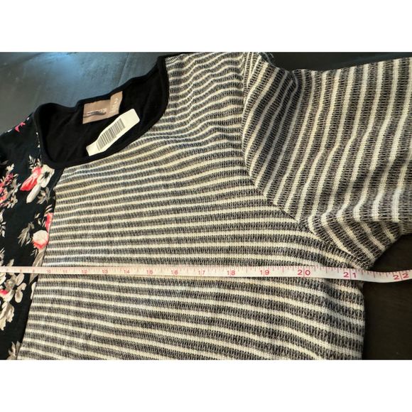 Chico's Mixed Print Long Sleeve Floral and Striped Top - Sz 2 (L/12) - Picture 6 of 11